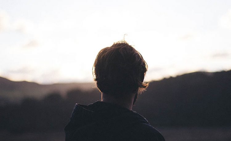 15 Characteristics Of Emotionally Unavailable Men