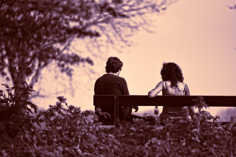 9 MAJOR Red Flags That Show Your Relationship Is Over