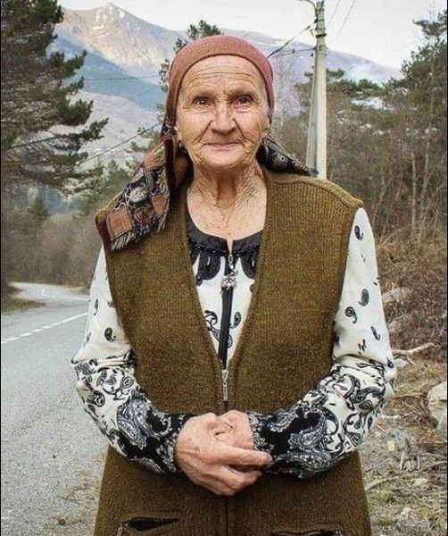 KAD JE MAMA NAPUNILA 84 GODINE, SMESTILA SAM JE U DOM: Život mi je od tada neopisivo bolji i lakši!